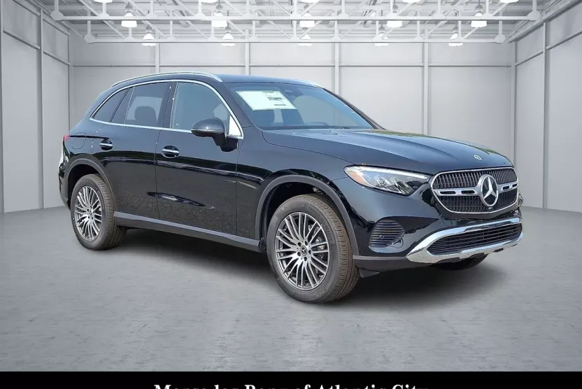 2025 Mercedes Benz GLC 300 4MATIC photo 1