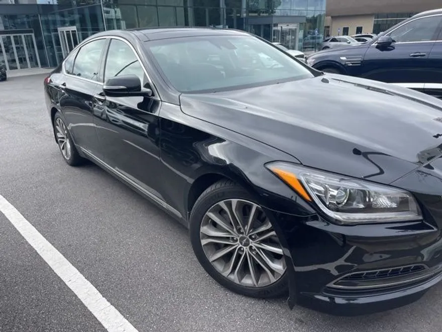 2015 Hyundai Genesis 3.8 RWD photo 1