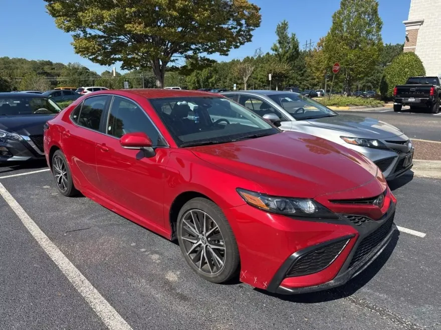 2024 Toyota Camry SE photo 1