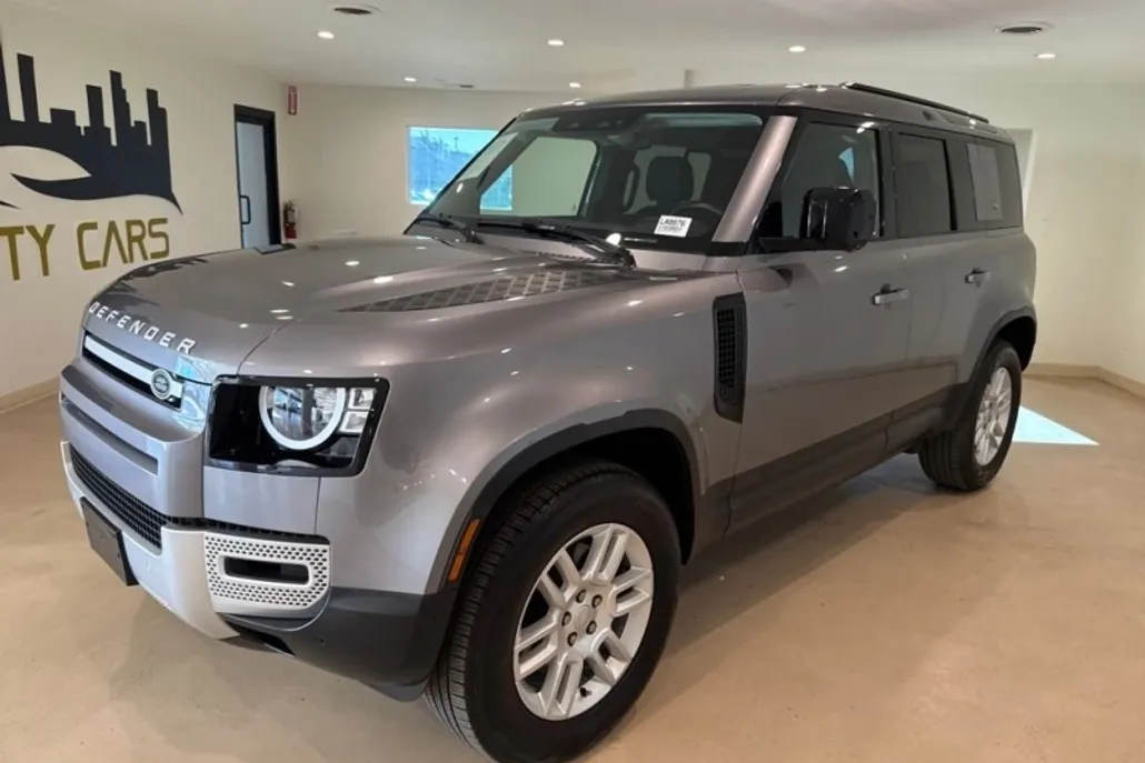 2023 Land Rover Defender 110 S photo 1