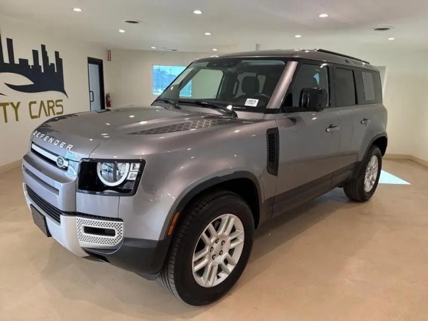 2023 Land Rover Defender 110 S photo 1