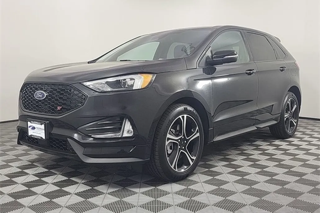 2022 Ford Edge ST photo 1