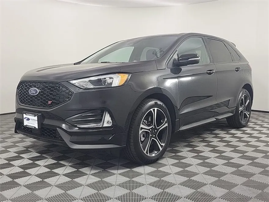 2022 Ford Edge ST photo 1