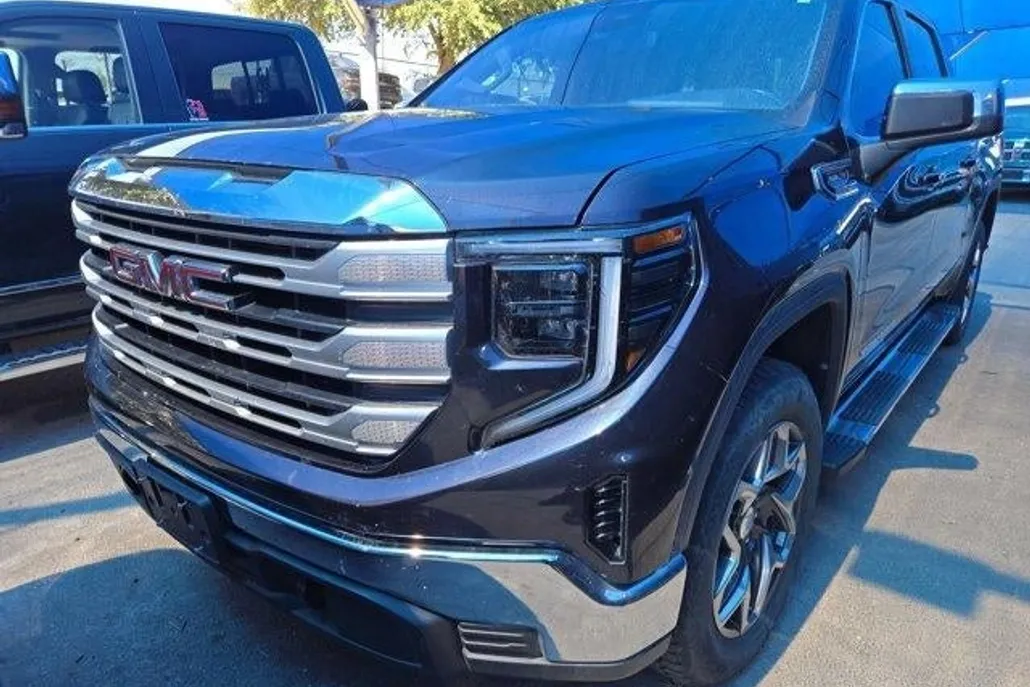 2022 Gmc Sierra 1500 SLE photo 1