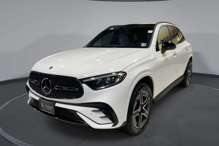 2025 Mercedes Benz GLC 300 4MATIC photo 1