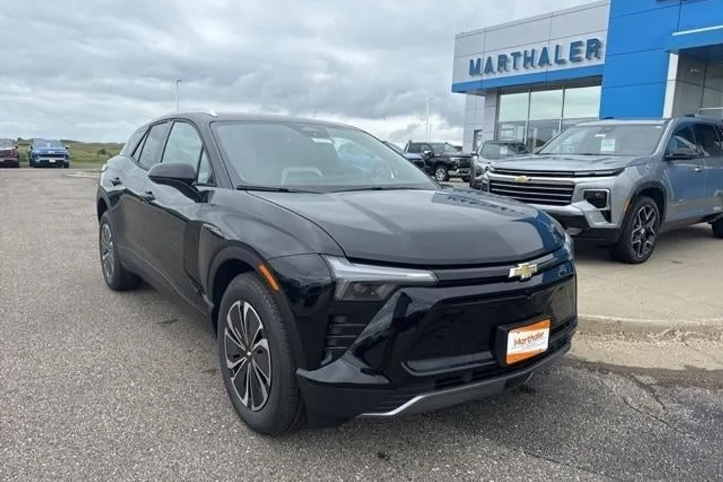 2025 Chevrolet Blazer EV photo 1