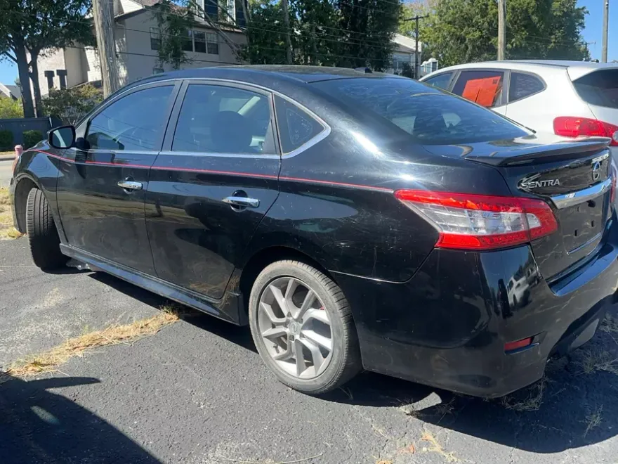 2013 Nissan Sentra SR photo 1
