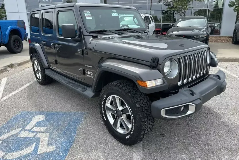 2019 Jeep Wrangler Unlimited Sahara photo 1
