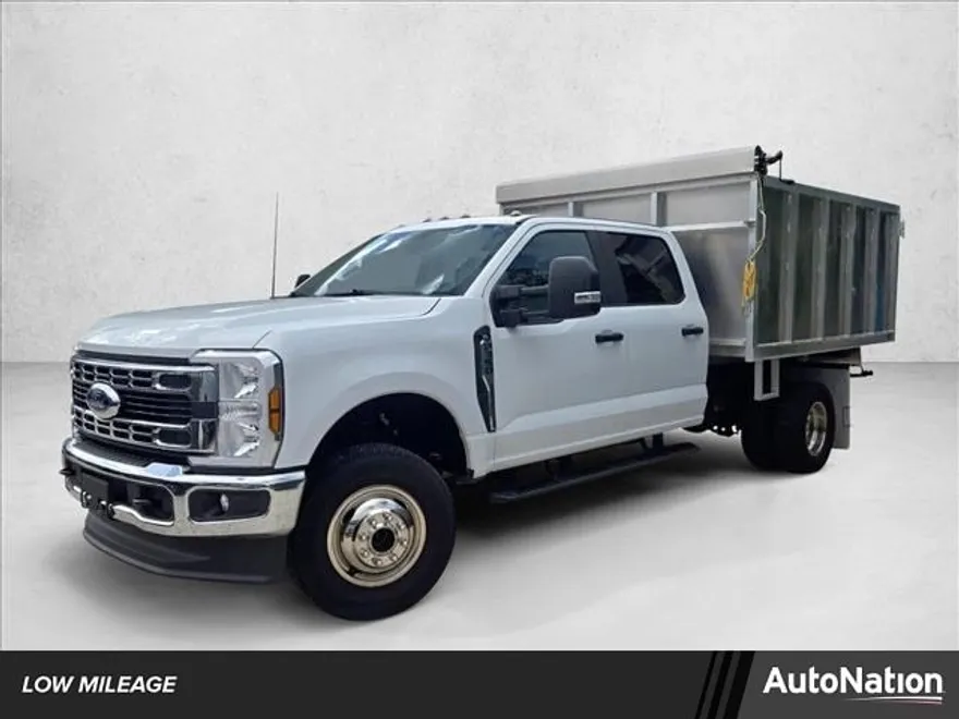 2024 Ford F-350 XL photo 1