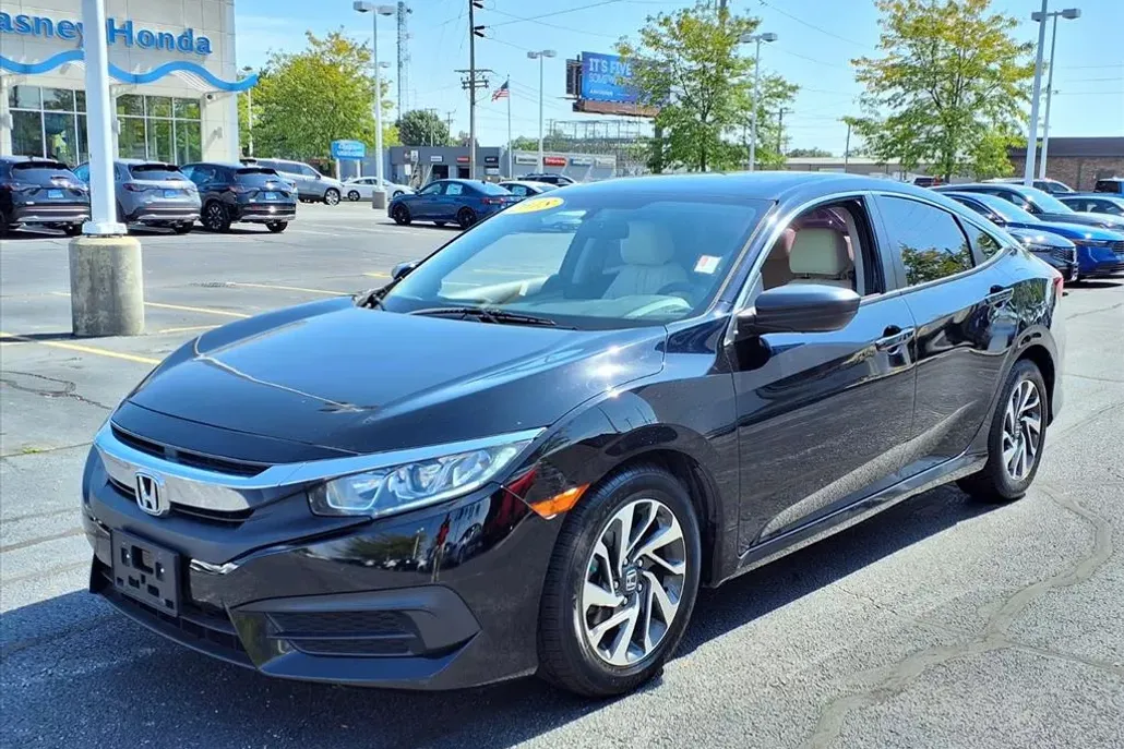 2018 Honda Civic EX photo 1