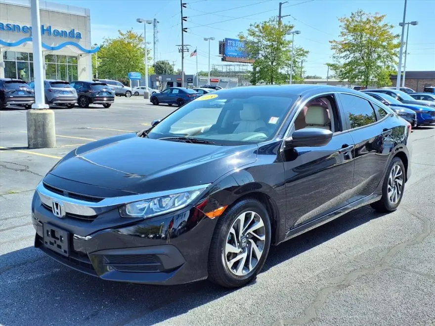 2018 Honda Civic EX photo 1