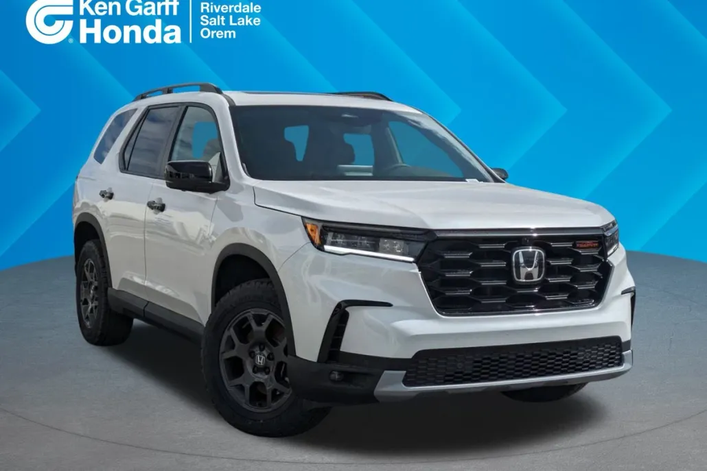 2025 Honda Pilot TrailSport photo 1