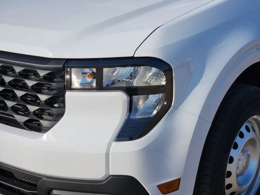 2025 Ford Maverick XL photo 1