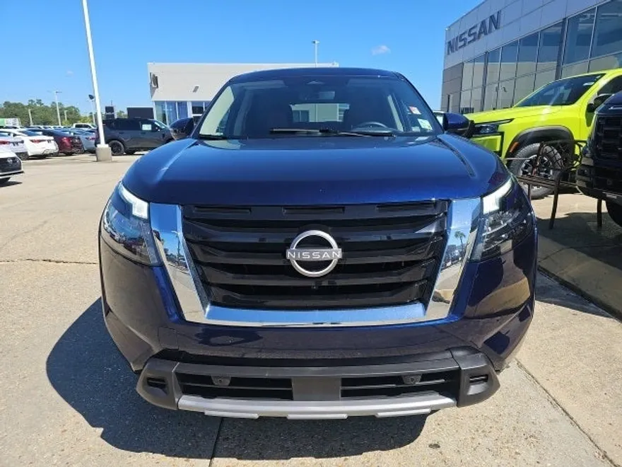 2025 Nissan Pathfinder Platinum photo 1