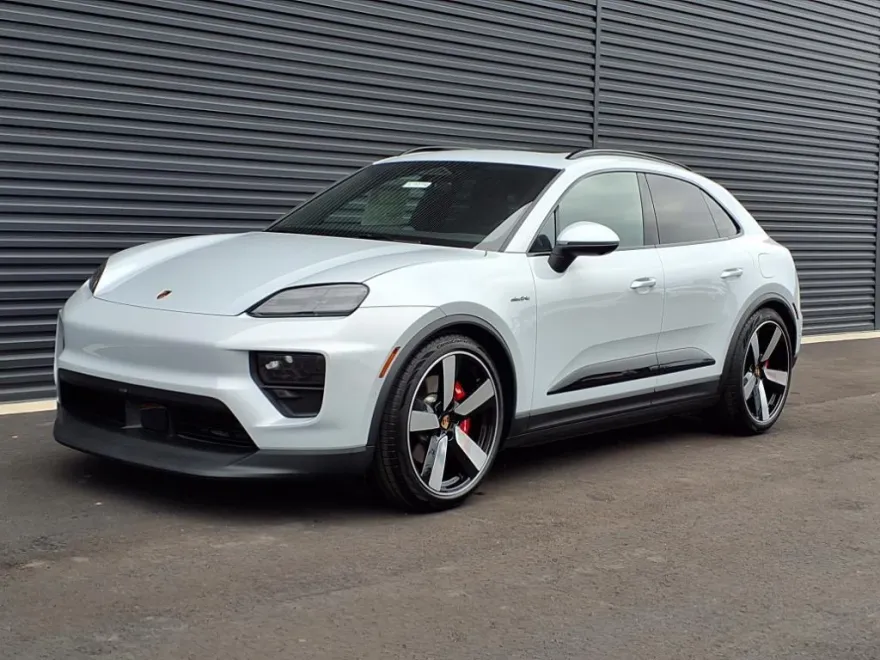 2025 Porsche Macan Electric photo 1