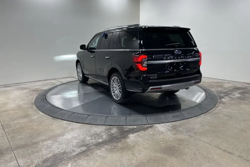 2022 Ford Expedition Platinum photo 1