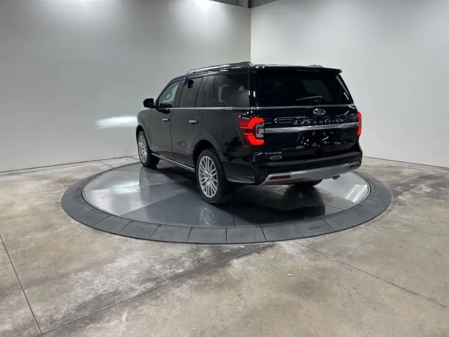 2022 Ford Expedition Platinum photo 1