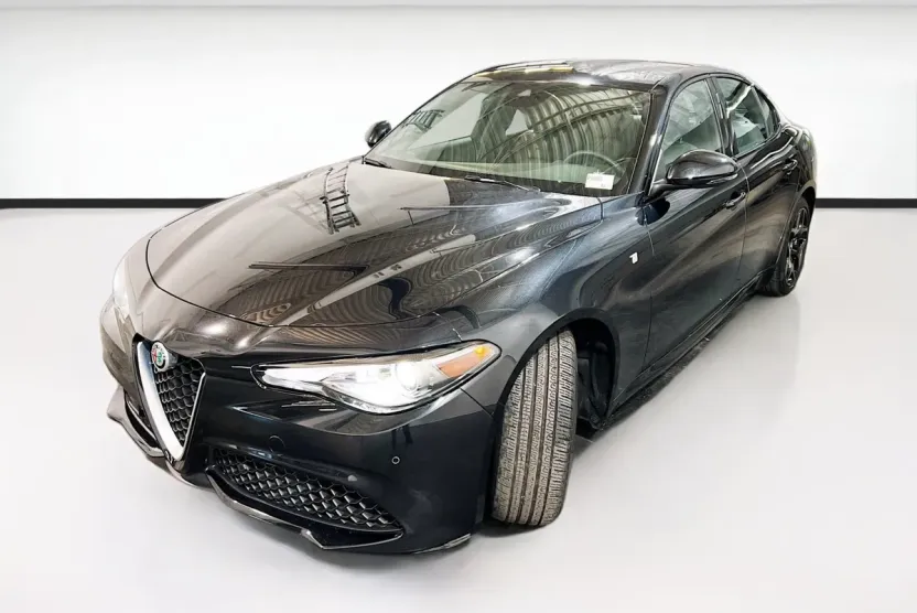 2022 Alfa Romeo Giulia Ti photo 1