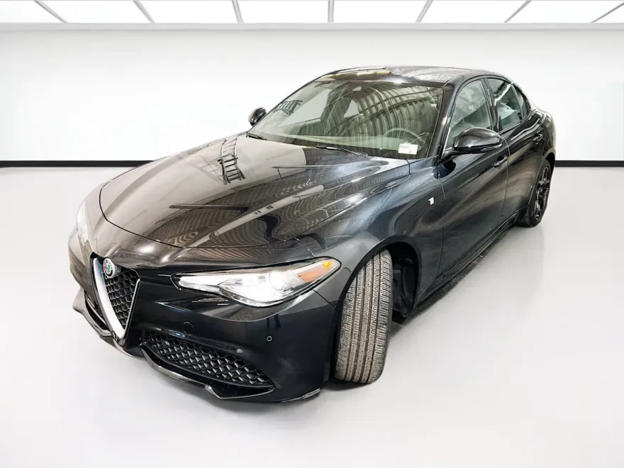 2022 Alfa Romeo Giulia Ti photo 1