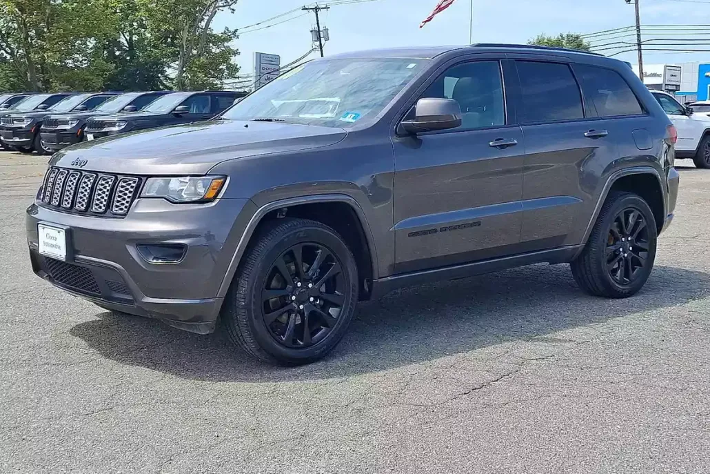 2020 Jeep Grand Cherokee Altitude photo 1