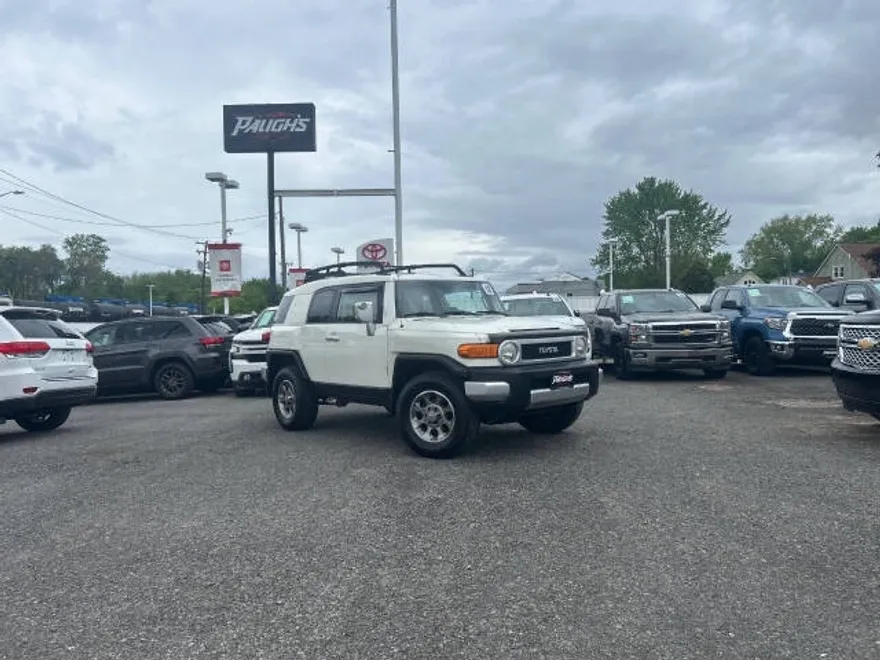 2012 Toyota FJ Cruiser Base photo 1
