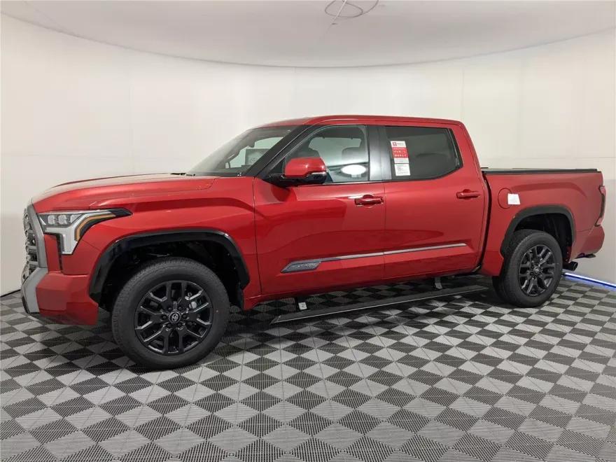 2025 Toyota Tundra Platinum CrewMax photo 1
