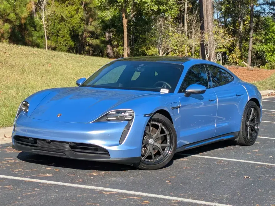 2023 Porsche Taycan photo 1
