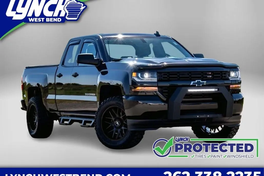 2018 Chevrolet Silverado 1500 Custom photo 1