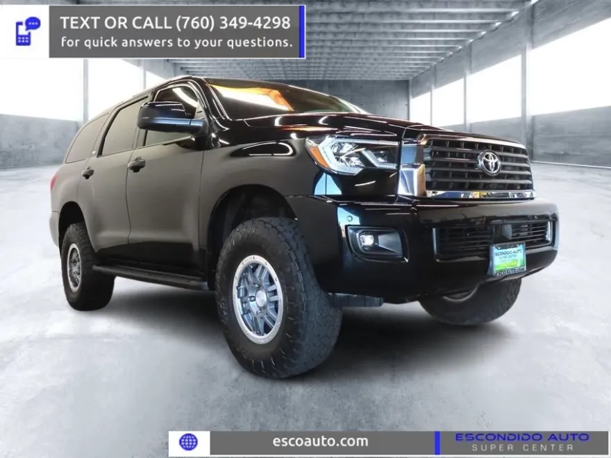 2019 Toyota Sequoia SR5 photo 1
