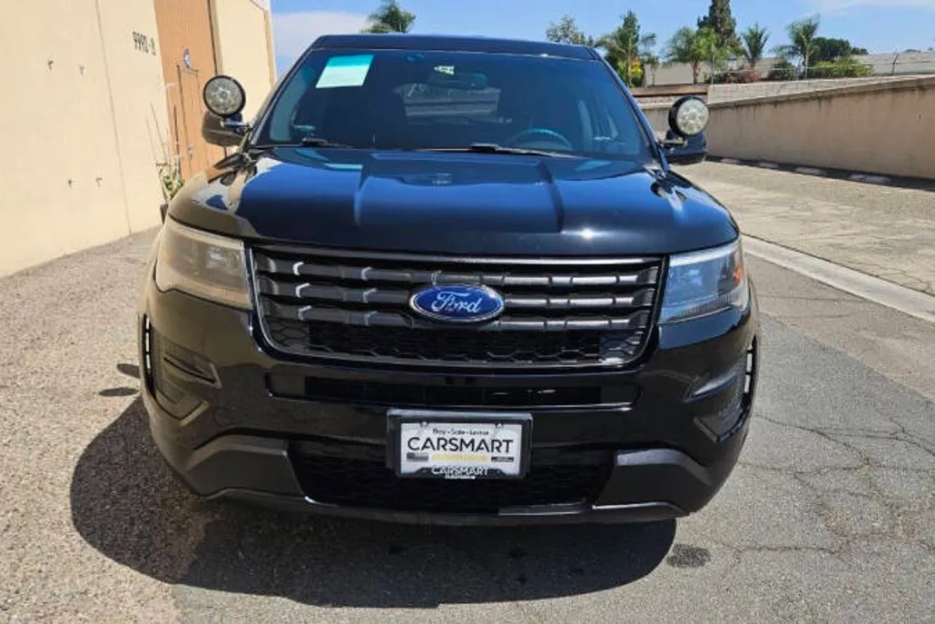 2016 Ford Explorer photo 1