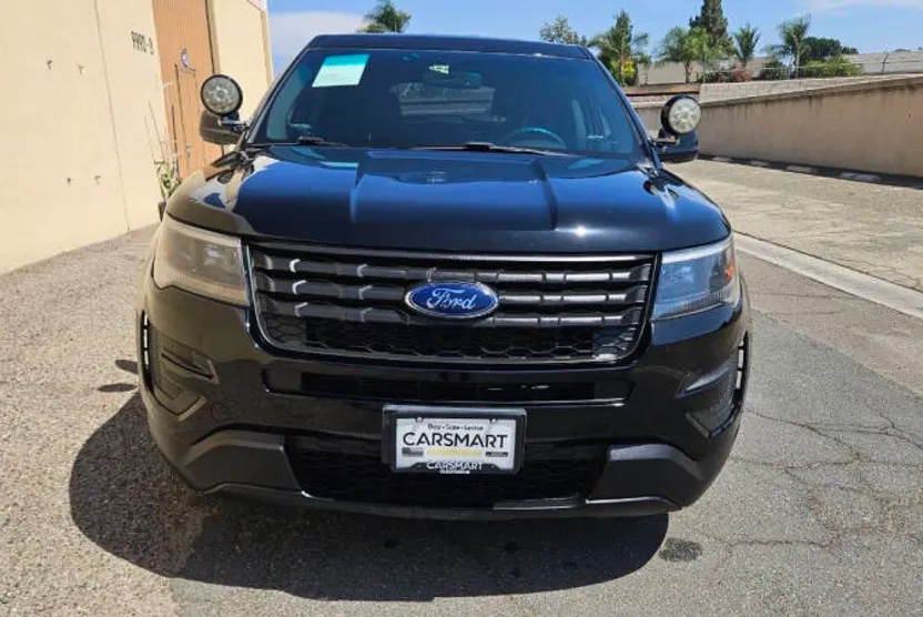 2016 Ford Explorer photo 1