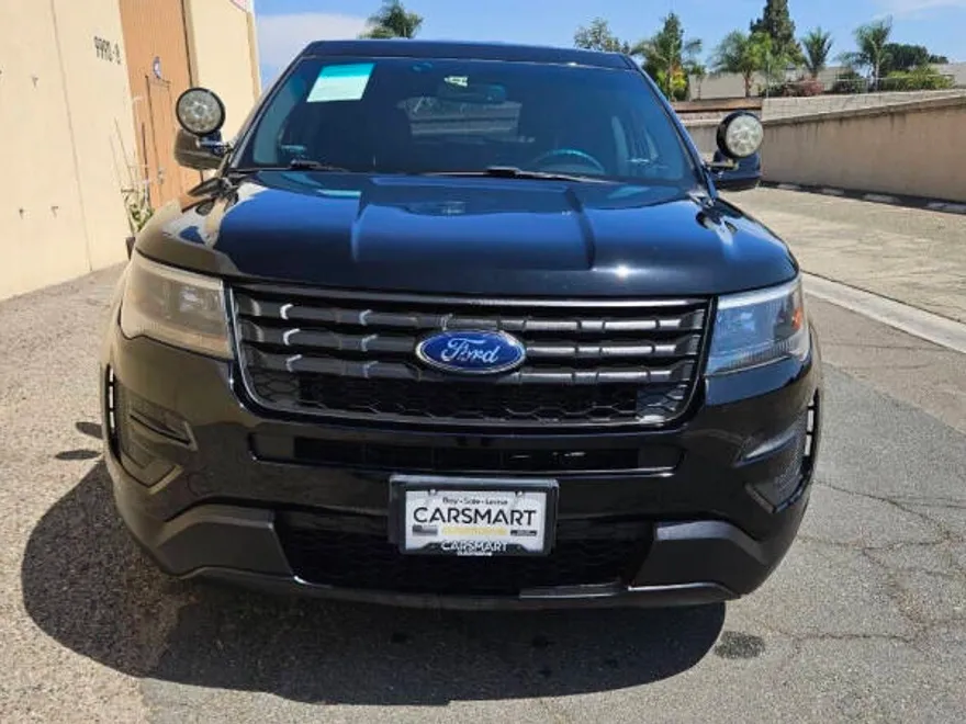 2016 Ford Explorer photo 1