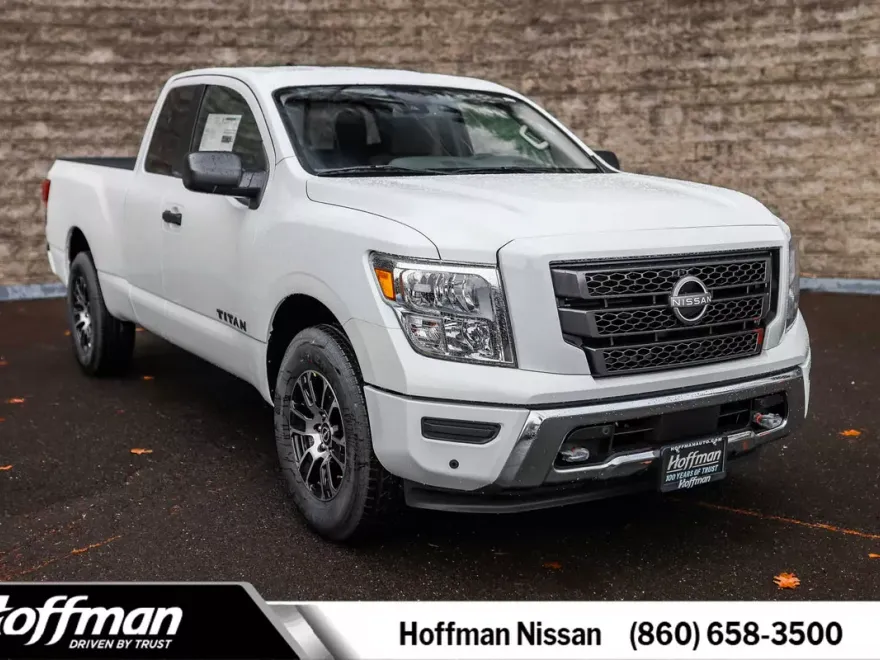 2024 Nissan Titan SV photo 1