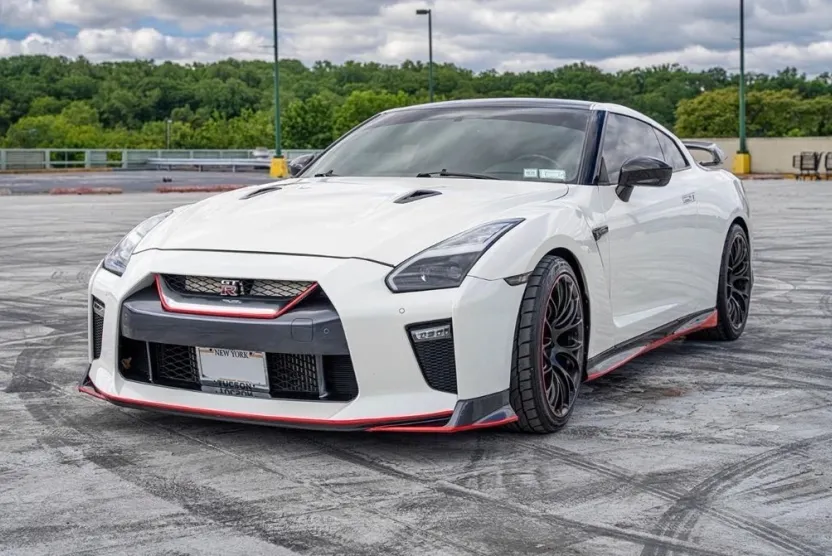 2018 Nissan GT-R Premium photo 1
