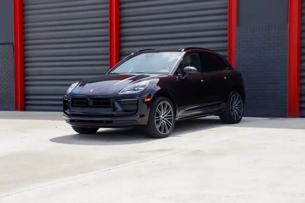 2024 Porsche Macan Base photo 1