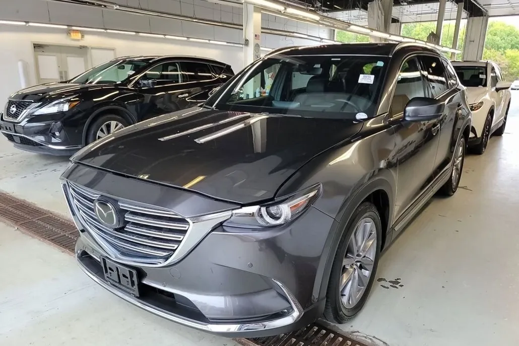 2022 Mazda CX-9 Grand Touring photo 1