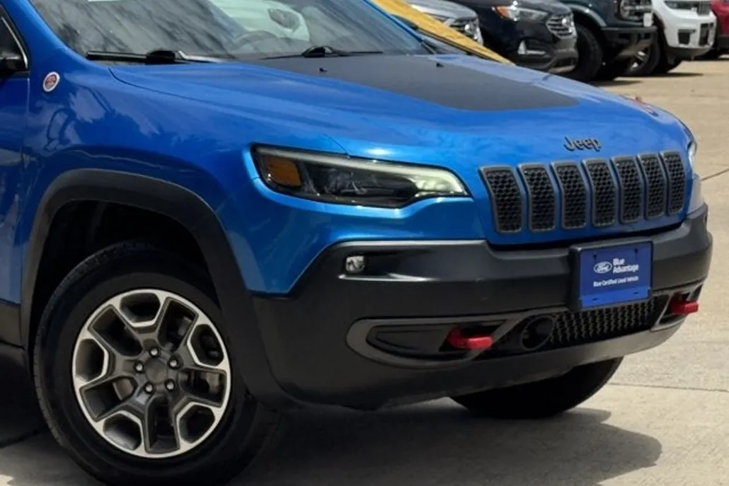 2022 Jeep Cherokee Trailhawk photo 1