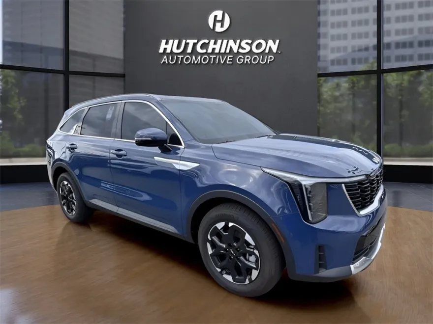 2025 Kia Sorento S photo 1
