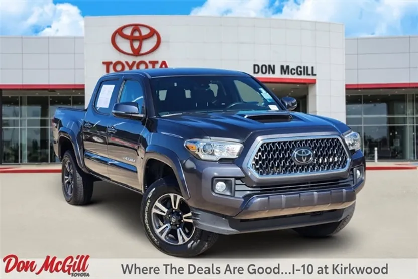 2019 Toyota Tacoma TRD Sport photo 1