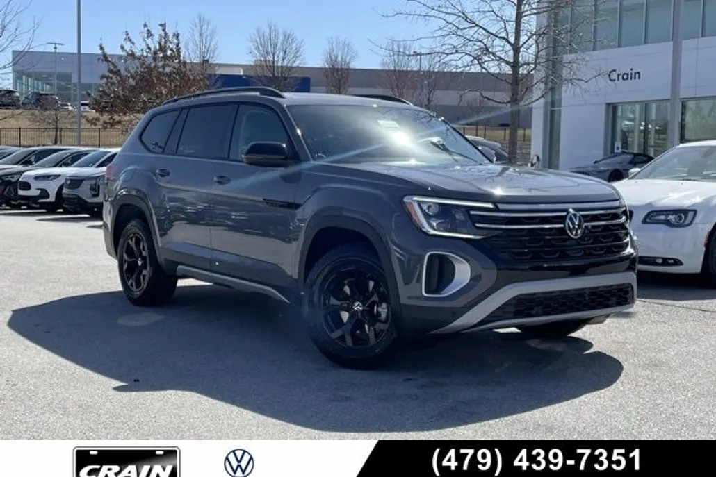 2025 Volkswagen Atlas Peak Edition SE photo 1
