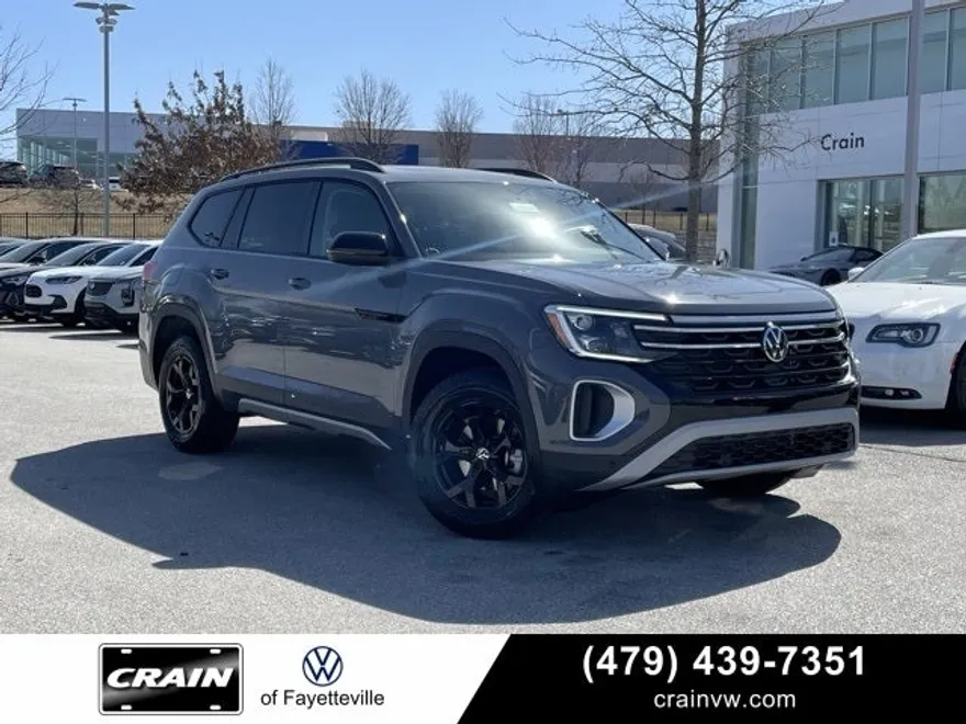 2025 Volkswagen Atlas Peak Edition SE photo 1