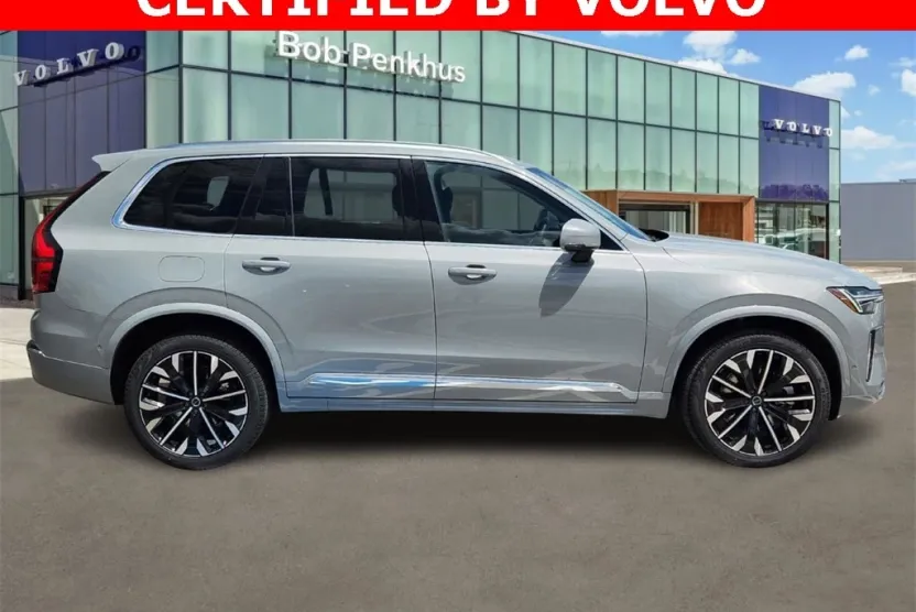 2025 Volvo XC90 T8 photo 1