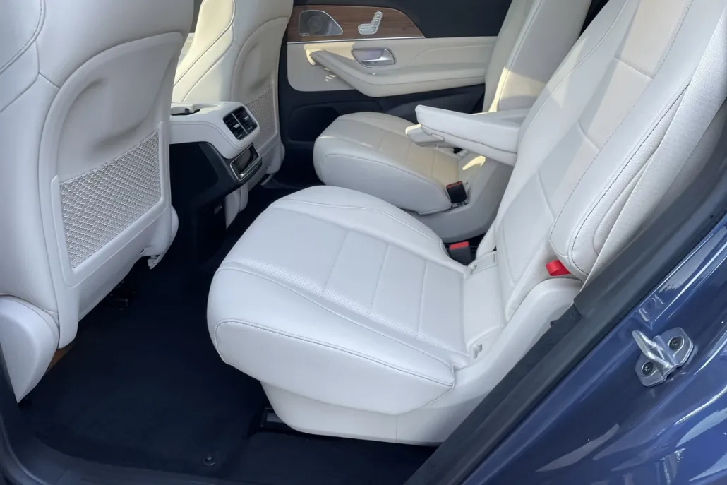 2026 Mercedes Benz GLS 450 4MATIC photo 1