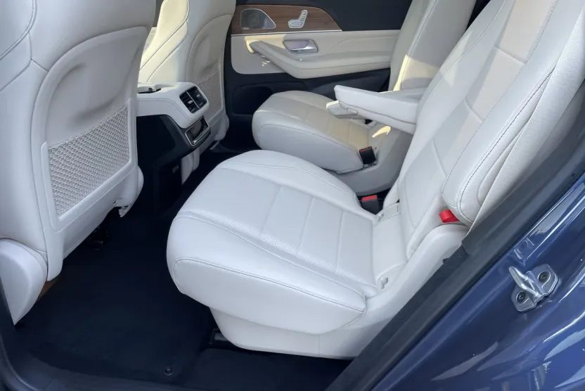 2026 Mercedes Benz GLS 450 4MATIC photo 1