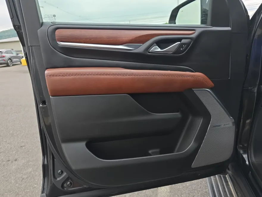 2023 Gmc Yukon Denali Ultimate photo 1