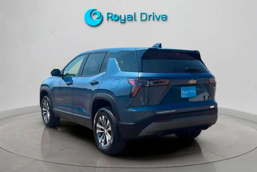 2025 Chevrolet Equinox LT photo 1