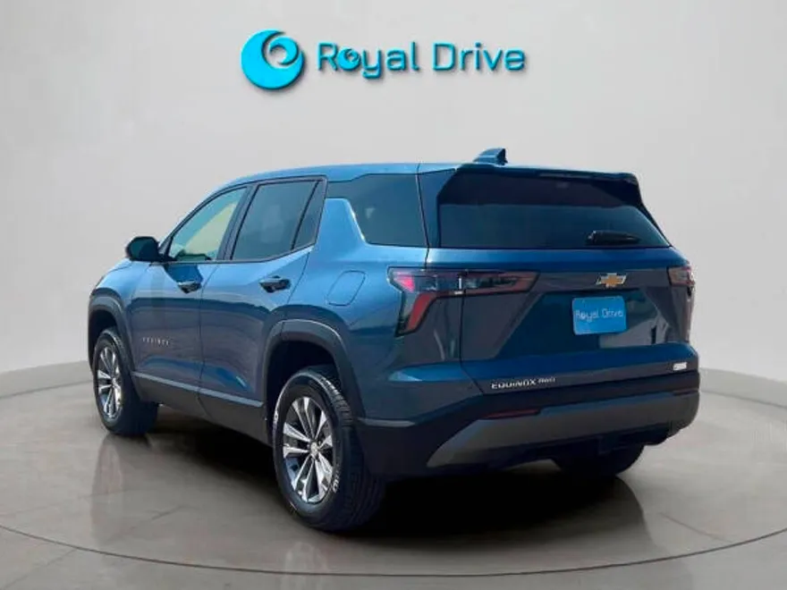 2025 Chevrolet Equinox LT photo 1