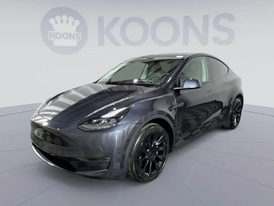 2024 Tesla Model Y Long Range photo 1