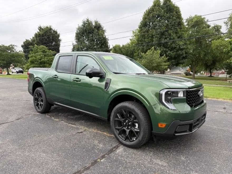 2025 Ford Maverick Lariat photo 1