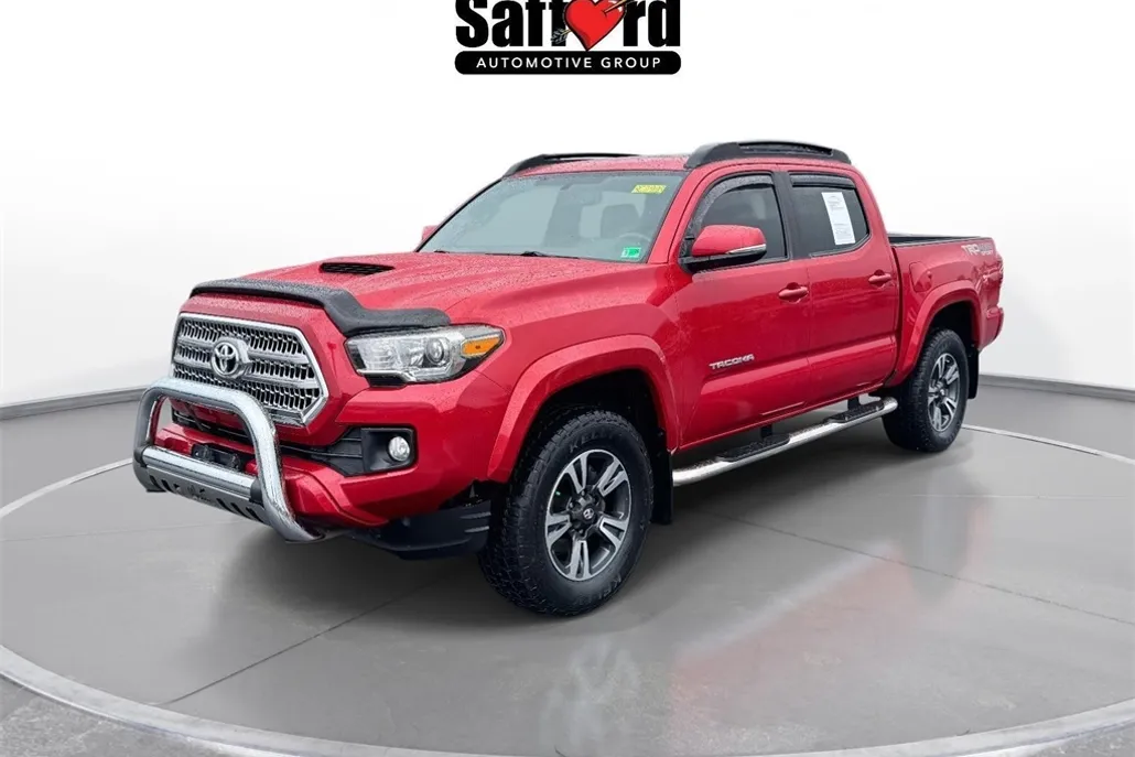 2017 Toyota Tacoma TRD Sport photo 1